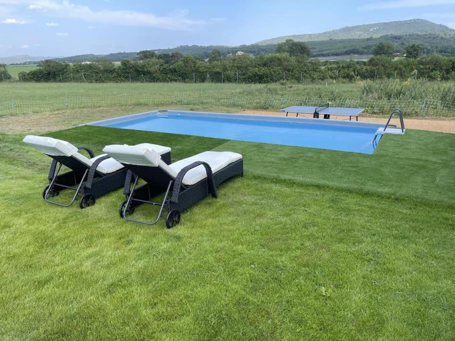 Villa Rians Rians  Exterior photo